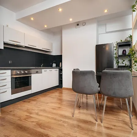Cichy W Centrum Miasta - Balkon & Klimatyzacja - Riverside Vista By Uniquerent